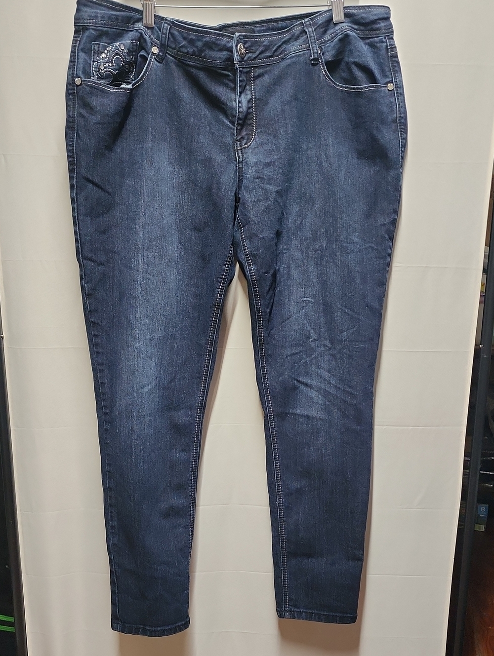 Jane Doe Womens Rhinestone Jeans